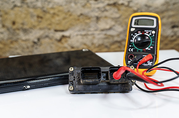 포토 JPG 해외이미지 백그라운드 이동 자동차 사람없음 노트북 컴퓨터 펜 금속 디지털 검은색 자료 장비 운전 흰색 디스크 연결 휴대용 USB 오브젝트 서비스 속도 보안 전자 수납 멀리 동영상 패드 고립 관리자 자동 제어 하드웨어 해외포토 육상교통 컬러 컨셉 모션 재질 안전 전자제품 필기구 질병 파일형식 이미지허브