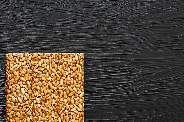 포토 JPG 해외이미지 실내 사람없음 땅콩 에너지바 카피스페이스 나무배경 해외포토 음식 백그라운드 내부 공백 견과류 파일형식 이미지허브