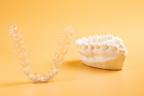 포토 JPG 해외이미지 모양 여자 음식 컨셉 유리 건강 병원 미소 사람없음 뷰티 약 장비 환자 흰색 잡기 투명 변화 수리 치아 보호 상품 플라스틱 사인 치과의사 개성 조절 고립 돌봄 사춘기 실리콘 업그레이드 위생관리 직진 치아교정 해외포토 컬러 의학 모션 재질 표정 관리 사람 의사 소화기관 교정 파일형식 이미지허브