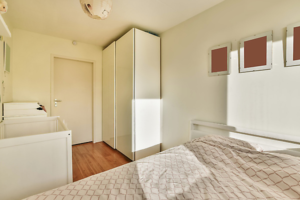 포토 JPG 해외이미지 액자 실내 사람없음 인테리어 문 침실 침대 장롱 심플 해외포토 디자인 가구 내부 파일형식 이미지허브