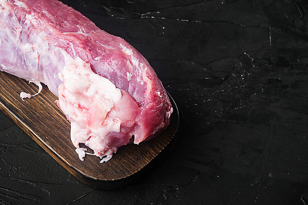 포토 JPG 해외이미지 식재료 생고기 돼지고기 사람없음 하이앵글 나무도마 카피스페이스 해외포토 뷰포인트 도마 육류 목재 공백 파일형식 이미지허브