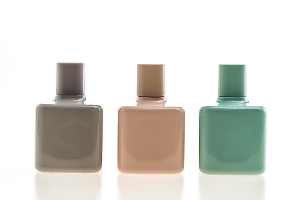 포토 JPG 해외이미지 백그라운드 유리 사람없음 뷰티 유행 화장품 흰색 투명 화려 액체 고급 우아함 컨테이너 향수 오브젝트 향기 아로마 분무기 고립 돌봄 쾰른 해외포토 산업 컬러 컨셉 모션 재질 독일 냄새 파일형식 이미지허브