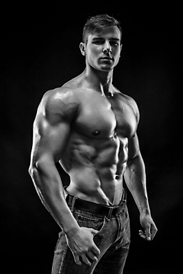 포토 JPG 해외이미지 응시 남자 검은배경 근육 흑백 한명 상반신 성인 옆모습 보디빌더 주머니손 근육질 성인남자한명만 해외포토 1 시선 뷰포인트 백그라운드 모션 촬영기법 사람 검은색 보디빌딩 몸매 남자한명만 성인남자만 파일형식 이미지허브