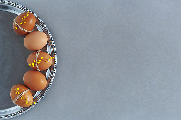 포토 JPG 해외이미지 전통 접시 꽃 종교 컨셉 오렌지 회색배경 휴가 부활절 아이디어 사람없음 빛 컬러풀 뷰티 농장 갈색 노란색 상점 금속 봄 공백 회색 원형 은색 심볼 유기농 소원 내추럴 쉬운 플랫레이 카피스페이스 해외포토 도형 식물 식기 웰빙 계절 기념일 컬러 백그라운드 농업 과일 재질 플랫 파일형식 이미지허브