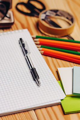 포토 JPG 해외이미지 비즈니스 문구용품 사람없음 연필 펜 사무용품 공책 메모지 오브젝트 해외포토 학용품 필기구 파일형식 이미지허브