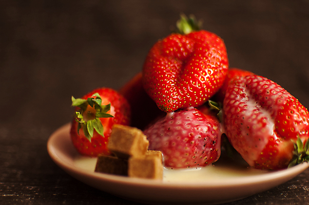 포토 JPG 해외이미지 접시 디자인 열매 음식 조각 백그라운드 과일 재료 탁자 지팡이 딸기 디저트 건강 요리 사람없음 목재 빨간색 초콜릿 봄 흰색 시골 신선 사발 달콤 맛 아침식사 잼 설탕 유기농 날것 숙성 입가심 짠맛 채식주의자 세련 맛있는 해외포토 나무 식물 식기 웰빙 계절 컬러 가구 컨셉 식사 사기그릇 소스_음식 채식 파일형식 이미지허브