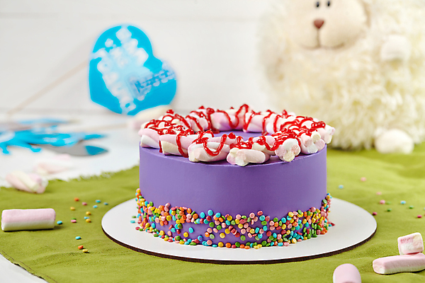 포토 JPG 해외이미지 접시 인형 사람없음 아웃포커스 케이크 하트 원형 토핑 시럽 마시멜로우 스프링클 해외포토 모양 도형 식기 디저트 촬영기법 장식 파일형식 이미지허브