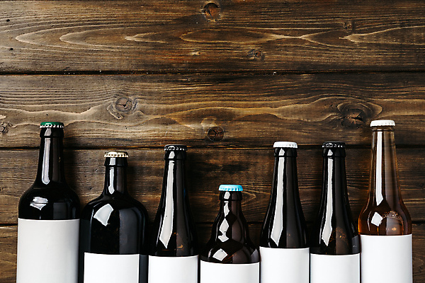 포토 JPG 해외이미지 실내 사람없음 하이앵글 일렬 맥주병 목업 나무배경 해외포토 뷰포인트 백그라운드 술병 맥주 내부 파일형식 이미지허브