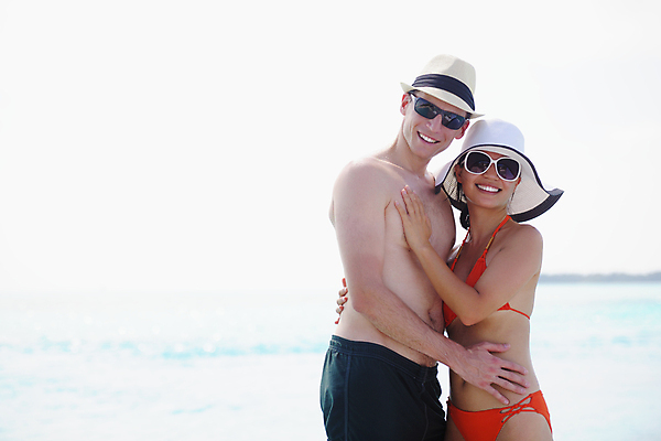 포토 JPG 해외이미지 주간 라이프스타일 커플 여자 남자 수영복 데이트 안기 휴식 사랑 상반신 성인 해변 야외 두명 옆모습 여름 맑음 성인만 해외포토 자연요소 옷 계절 감정 바다 뷰포인트 컨셉 관계 모션 날씨 사람 생활 파일형식 이미지허브