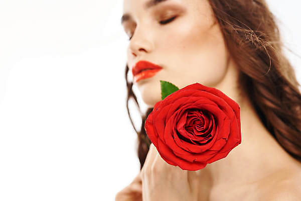 포토 JPG 해외이미지 백인 여자 포즈 한명 들기 상반신 성인 옆모습 화장 뷰티 장미 눈감음 성인여자한명만 해외포토 서양인 1 꽃 뷰포인트 모션 사람 여자한명만 성인여자만 파일형식 이미지허브