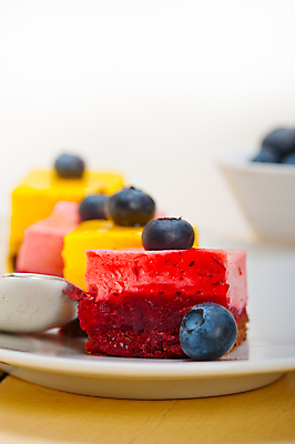 포토 JPG 해외이미지 접시 디저트 사람없음 숟가락 달콤 블루베리 무스케이크 해외포토 식기 음식 과일 수저 케이크 맛 파일형식 이미지허브