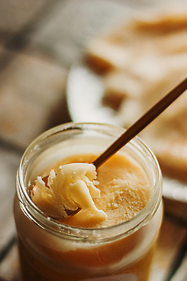 포토 JPG 해외이미지 그릇 커피 음식 빵 가구 백그라운드 다이어트 재료 포유류 유리 탁자 건강 요리 사람없음 목재 노란색 시골 신선 항아리 액체 소 아침식사 기름 상품 인도인 먹기 순수 유기농 토스트 버터 내추럴 채식주의자 핸드메이드 맛있는 해외포토 외국인 나무 동물 식기 웰빙 음료 컬러 생활용품 컨셉 모션 재질 동양인 식사 도자기 채식 파일형식 이미지허브