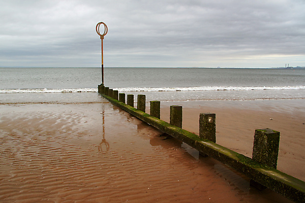 포토 JPG 해외이미지 음식 모래 파도 바다 섬 여행 자연 조류 하늘 휴가 영국 해변 사람없음 야외 목재 물 파란색 태양 평화 맑음 일몰 젖음 조약돌 방파제 흐림 단계 수목 줄서기 수평선 해외포토 자연요소 나무 동물 공공시설 유럽 컬러 컨셉 재료 모션 날씨 노을 돌_바위 생태계 파일형식 이미지허브