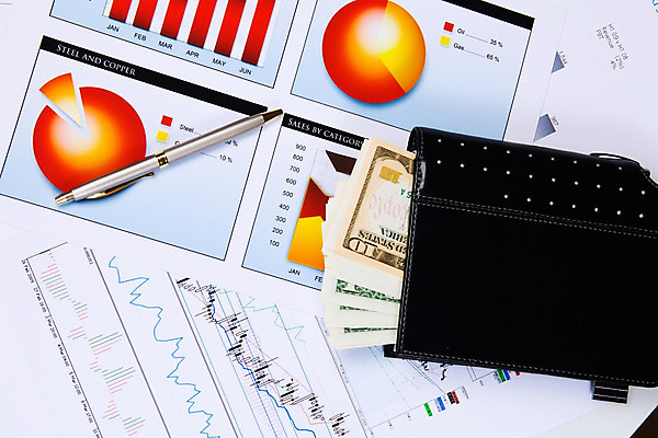 포토 JPG 해외이미지 종이 커피 돈 비즈니스 통계 탁자 그래프 사람없음 사무실 펜 달러 다이어리 자료 지갑 책상 분석 문서 해외202004 해외포토 음료 가구 컨셉 필기구 사무용품 재산 파일형식