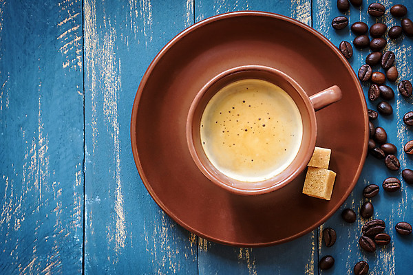 포토 JPG 해외이미지 커피 음료 음식 백그라운드 탁자 아침 휴식 콩 사람없음 목재 컵 파란색 갈색 식당 검은색 어둠 힘 이탈리아 거품 카페 원두 수확 시골 신선 뜨거움 황금 닫기 맛 아침식사 수증기 커피잔 인도인 굽기 아로마 브라질 에스프레소 단절 모카 옛날 카페인 브라질사람 해외202004 해외포토 주간 외국인 나무 식기 유럽 컬러 가구 컨셉 농업 재료 모션 잔 곡류 동양인 상점 식사 남아메리카 구이 파일형식