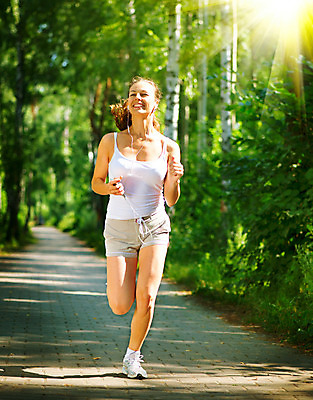 포토 JPG 해외이미지 나무 모델 라이프스타일 옷 공원 여자 행복 길 스포츠 다이어트 모션 자연 아침 건강 한명 사람 성인 야외 초록색 달리기 조깅 운동 햇빛 태양 맑음 봄 몸무게 가득함 연습 길이 달리기선수 해외202004 해외포토 주간 자연요소 식물 1 계절 공공시설 감정 컬러 날씨 생활 생태계 육상선수 파일형식