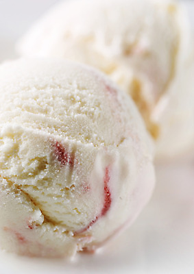 포토 JPG 해외이미지 음식 아이스크림 디저트 사람없음 냉동 흰색 체리 달콤 크림 바닐라 맛있는 해외202004 해외포토 컬러 과일 맛 파일형식