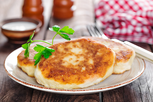 포토 JPG 해외이미지 접시 음식 다이어트 채소 부분 탁자 감자 요리 사람없음 목재 케이크 식사 저녁식사 어둠 튀김 신선 고명 황금 맛 아침식사 굽기 먹기 묘사 칼로리 패티 팬케이크 점심식사 폭식 우크라이나 채식주의자 핸드메이드 비건 해외202004 해외포토 나무 식기 유럽 가구 컨셉 재료 모션 디저트 건강 구이 채식 파일형식