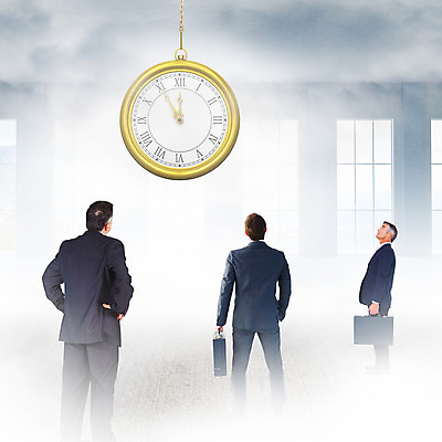 포토 JPG 해외이미지 백인 응시 남자 시계 40대 중년 50대 생각 서류가방 비즈니스 넥타이 서기 성인 세명 30대 올려보기 관찰 잡기 시간 비즈니스맨 카운트다운 해외202004 해외포토 서양인 시선 잡화 가방 모션 사람 장년 직장인 파일형식