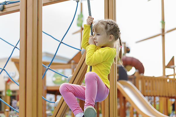 포토 JPG 해외이미지 공원 행복 어린이 밧줄 스포츠 포즈 이동 새로움 한명 안전 풍경 야외 여름 학습 노란색 힘 기쁨 도전 게임 아기 용기 놀이터 위험 강의 거미줄 만족 보안 오르기 해외포토 1 그릇 계절 공공시설 교육 감정 줄 컬러 컨셉 모션 놀이 사람 파일형식 이미지허브
