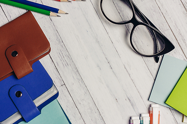 포토 JPG 해외이미지 안경 비즈니스 사람없음 연필 펜 다이어리 사무용품 메모지 오브젝트 카피스페이스 해외포토 잡화 문구용품 학용품 필기구 공백 파일형식 이미지허브