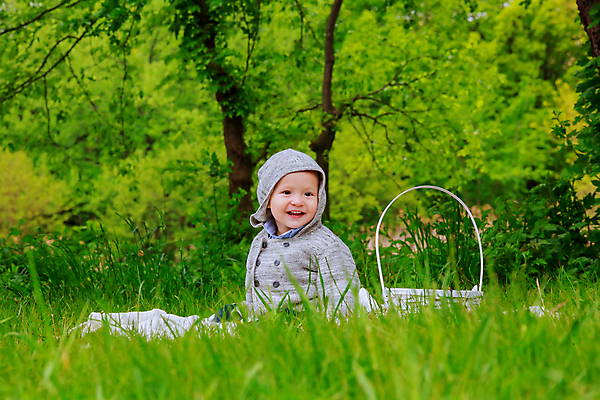 포토 JPG 해외이미지 1 남자 꽃 행복 어린이 백그라운드 밭 건강 한명 사람 소년 잔디 야외 초록색 금발 햇빛 태양 노란색 봄 흰색 민들레 해외포토 자연요소 식물 헤어스타일 계절 감정 컬러 농업 파일형식 이미지허브