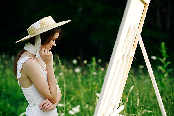 포토 JPG 해외이미지 여자 예술 자연 한명 상반신 성인 야외 옆모습 그리기 이젤 그림 밀짚모자 캔버스 성인여자한명만 해외포토 모자_잡화 1 뷰포인트 모션 사람 미술도구 생태계 여자한명만 성인여자만 파일형식 이미지허브
