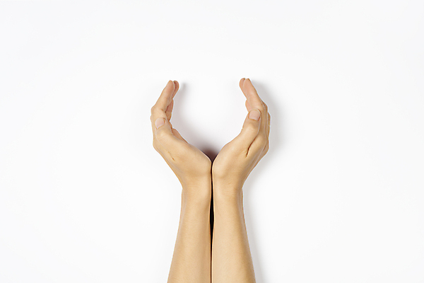 포토 JPG 해외이미지 손 여자 백그라운드 컨셉 2 신체 손가락 건강 손바닥 선물 사람 손짓 성인 사람없음 엄지손가락 흰색 잡기 도움 오픈 닫기 보호 가난 손목 심볼 피부 사인 흰배경 주기 쇼 위치 팔 보여주기 거지 고립 돌봄 지원 헬프 자선단체 해외포토 컬러 모션 신체부위 그룹 자선 파일형식 이미지허브