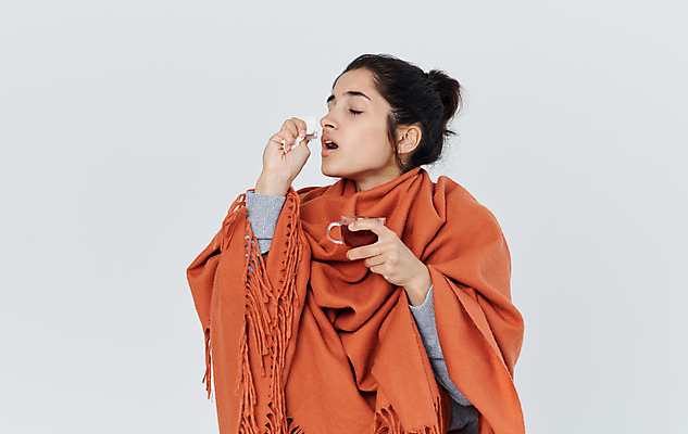 포토 JPG 해외이미지 여자 실내 건강 한명 들기 상반신 성인 약 눈감음 고통 질병 찻잔 담요 먹기 감염 덮기 성인여자한명만 해외포토 1 감정 의학 모션 잔 사람 내부 여자한명만 성인여자만 파일형식 이미지허브