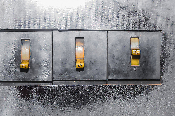 포토 JPG 해외이미지 산업 선 벽 백그라운드 공장 주택 안전 사람없음 상자 금속 힘 장비 에너지 과학기술 수확 흰색 업무 판넬 연결 위험 캐비닛 부식 복고 순환 전자 철사 시스템 스위치 구식 그런지 분배 설치 옛날 전압 제어 공급 해외포토 컬러 컨셉 농업 공업 모션 재질 기술 건물 작업 사물함 파일형식 이미지허브