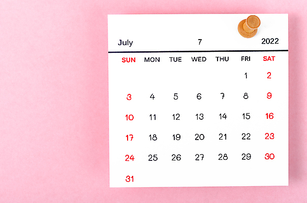 포토 JPG 해외이미지 디자인 종이 분홍색 백그라운드 비즈니스 탁자 휴가 설계 이벤트 사람없음 목재 장식 사무실 숫자 갈색 우주 다이어리 사무용품 공백 재활용 자유 달력 작업 일주일 책상 페이지 7월 월 월요일 카피스페이스 해외포토 나무 문자 컬러 가구 컨셉 재료 문구용품 날짜 친환경 요일 파일형식 이미지허브