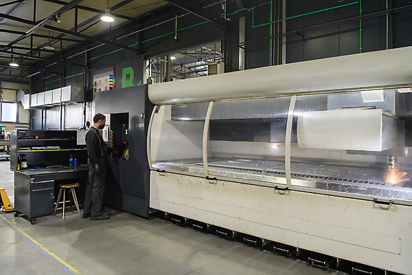 포토 JPG 해외이미지 전신 직업 남자 산업 공장 실내 한명 성인 옆모습 기계 장비 엔지니어 성인남자한명만 해외포토 1 뷰포인트 공업 사람 내부 기술자 남자한명만 성인남자만 파일형식 이미지허브