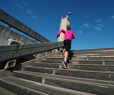 포토 JPG 해외이미지 전신 라이프스타일 여자 아침 건강 한명 성인 야외 뒷모습 운동복 달리기 조깅 계단 오르기 유산소운동 러닝 성인여자한명만 해외포토 주간 1 옷 뷰포인트 모션 사람 생활 운동 여자한명만 성인여자만 파일형식 이미지허브