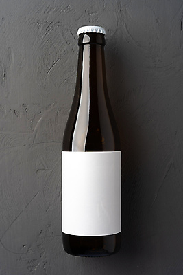 포토 JPG 해외이미지 검은배경 실내 사람없음 맥주병 한병 목업 해외포토 1 백그라운드 술병 맥주 내부 검은색 병_담는 파일형식 이미지허브