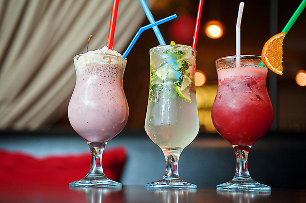 포토 JPG 해외이미지 빨대 사람없음 다양 냉음료 모히토 스무디 휘핑크림 해외포토 음료 다수 칵테일 크림 휘핑 파일형식 이미지허브