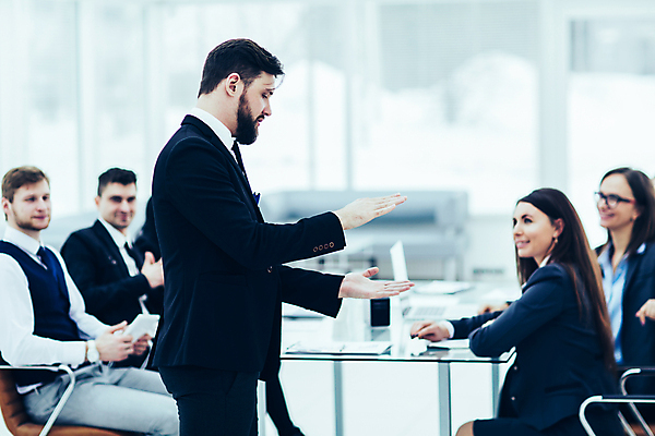 포토 JPG 해외이미지 직업 비즈니스 사업가 통신 회의 협력 설계 아이디어 함께함 앉기 여러명 사무실 펜 듣기 업무 비즈니스맨 발표 그룹 계획 토론 동료 보고서 위치 주인 브레인스토밍 해외포토 남자 다수 컨셉 관계 모션 사람 필기구 작업 직장인 파일형식 이미지허브