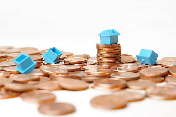 포토 JPG 해외이미지 컨셉 돈 비즈니스 성공 부동산 주택 사람없음 쌓기 동전 경쟁 가을 재산 위험 작음 투자 문제 보험 파산 대출 경영 마케팅 위기 적자 무너짐 해외포토 계절 모션 건물 금융 크기 파일형식 이미지허브