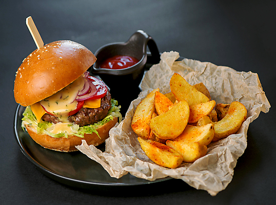 포토 JPG 해외이미지 접시 사람없음 감자튀김 케첩 소고기버거 수제햄버거 이쑤시개장식 해외포토 식기 감자 장식 튀김 햄버거 소스_음식 이쑤시개 파일형식 이미지허브