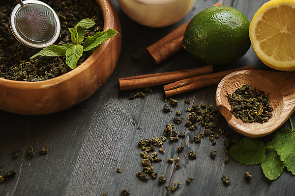 포토 JPG 해외이미지 그릇 잎 티타임 근접촬영 사람없음 레몬 라임 나무숟가락 찻잎 시나몬스틱 차거름망 해외포토 식물 식기 뷰포인트 과일 휴식 차_음료 숟가락 시나몬 파일형식 이미지허브