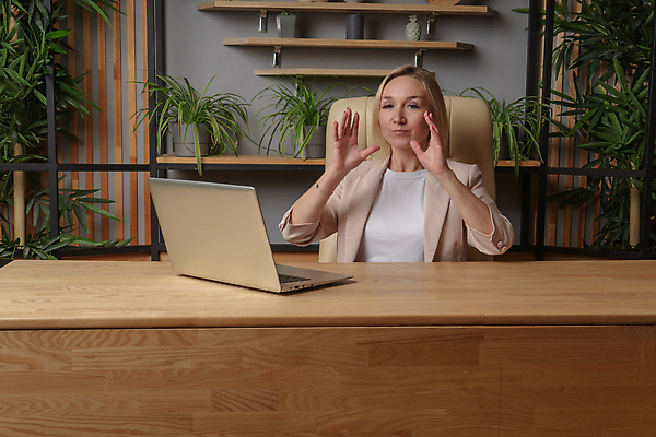 포토 JPG 해외이미지 동물 백인 직업 1 학생 라이프스타일 여자 행복 안경 컨셉 인터넷 비즈니스 통신 가족 탁자 설계 노동자 직장 실내 관리 한명 성인 노트북 쇼핑 스터디 컴퓨터 사무실 알약 공책 업무 네트워크 생일 극장 방향 무선전화기 검색 온라인 평등 프리랜서 네트워킹 해외포토 서양인 잡화 기념일 감정 가구 회사 관계 문구용품 사람 내부 생활 전자제품 학습 약 작업 전화기 파일형식 이미지허브