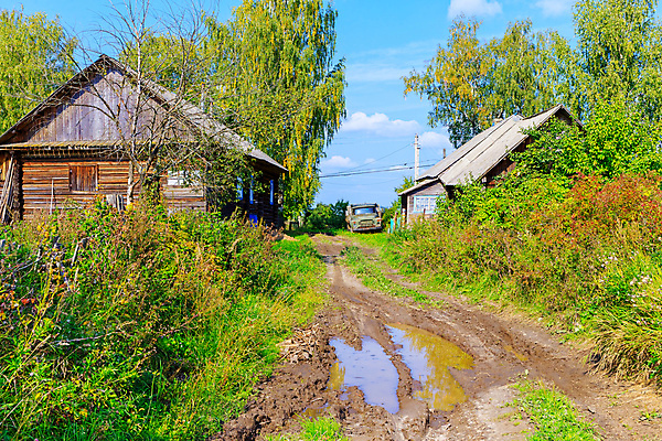 포토 JPG 해외이미지 주간 길 주택 사람없음 야외 맑음 시골 웅덩이 해외포토 자연요소 날씨 건물 파일형식 이미지허브