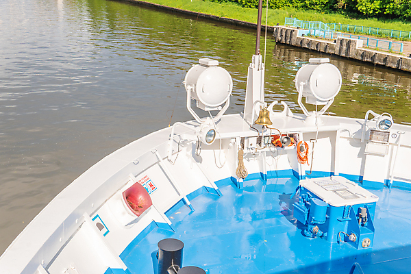 포토 JPG 해외이미지 라이프스타일 스포츠 바다 여행 요트 비즈니스 교통시설 휴가 항해 사람 앉기 사람없음 물 친구 맑음 원형 보트 고급 크루즈 갑판 활 함선 네비게이션 드론 떠남 바하마 해외포토 자연요소 도형 교통 컨셉 배_교통 관계 모션 날씨 생활 시설 파일형식이미지허브 