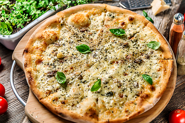 포토 JPG 해외이미지 방울토마토 피자 사람없음 허브 모짜렐라치즈 수제피자 핸드메이드 해외포토 식물 토마토 치즈 패스트푸드 서양음식 파일형식 이미지허브