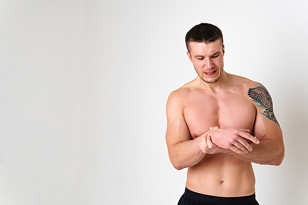 포토 JPG 해외이미지 백인 손 남자 백그라운드 신체 근육 스트레스 건강 한명 사람 성인 빨간색 약 고통 터치 흰색 표현 잡기 마사지 질병 상처 척추 근육질 목 문제 긴장 테라피 고립 돌봄 요통 해외포토 서양인 1 감정 컬러 의학 모션 뼈 신체부위 뷰티 몸매 허리통증 파일형식 이미지허브