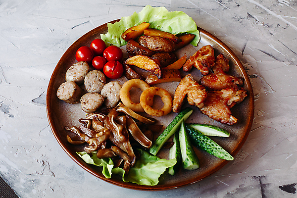 포토 JPG 해외이미지 접시 음식 백그라운드 날개 채소 탁자 감자 육류 요리 사람없음 목재 가로 빨간색 식당 식사 저녁식사 치킨 샐러드 튀김 흰색 신선 뜨거움 황금 맛 그릴 바비큐 굽기 먹기 속도 매움 점심식사 해로움 맛있는 해외포토 나무 식기 컬러 가구 컨셉 식재료 재료 모션 주방용품 상점 구이 닭고기요리 파일형식 이미지허브