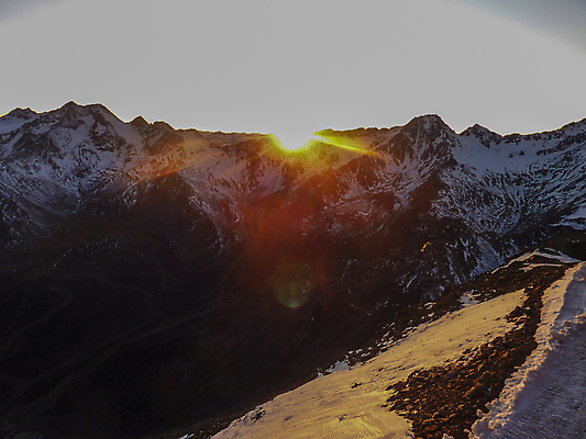 포토 JPG 해외이미지 문화 도로 여행 백그라운드 겨울 자연 하늘 휴가 산 파노라마 사람없음 책 초록색 교회 이탈리아 발표 도서관 고독 숲 건축가 작가 사인 그림 빙하 알프스 천국 서명 무임승차 해외포토 직업 계절 교육 감정 유럽 길 컬러 종교건축 교통시설 촬영기법 건물 승차 생태계 파일형식 이미지허브