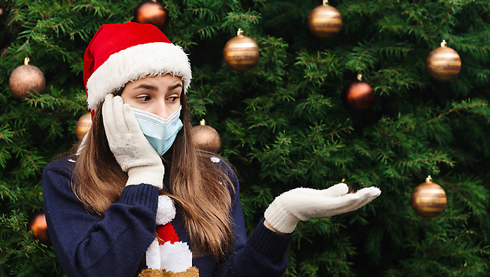 포토 JPG 해외이미지 백인 라이프스타일 여자 행복 감정 크리스마스 인터넷 통신 모바일 휴가 새해 거리 대화 선물 한명 사람 성인 야외 쇼핑 크리스마스트리 산타클로스 공책 놀람 우정 축하 인사 업무 연결 사이버 온라인 동영상 고립 카피스페이스 해외포토 서양인 1 기념일 컨셉 문구용품 표정 말하기 생활 친구 공백 예절 작업 파일형식 이미지허브