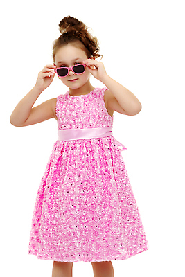 포토 JPG 해외이미지 백인 모델 1 라이프스타일 드레스 여자 행복 안경 어린이 포즈 백그라운드 휴가 한명 미소 사람 야외 여름 선글라스 태양 뷰티 유행 기쁨 흰색 표현 아기 화려 작음 시원함 고립 스타일 해외포토 자연요소 서양인 잡화 옷 계절 감정 컬러 컨셉 표정 생활 크기 파일형식 이미지허브