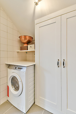 포토 JPG 해외이미지 선반 실내 사람없음 인테리어 서랍장 심플 드럼세탁기 세탁실 해외포토 디자인 가구 내부 세탁기 파일형식 이미지허브