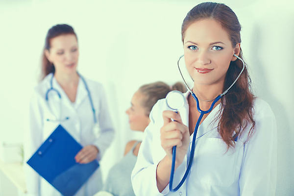 포토 JPG 해외이미지 백인 직업 1 라이프스타일 여자 행복 과학 백그라운드 2 청진기 노동자 건강 실험 미소 사람 성인 두명 약 카메라 듣기 간호사 의사 코트 흰색 허리 폴더 슛 고립 해외포토 서양인 감정 컬러 의학 의료기기 모션 표정 생활 신체부위 전자제품 외투 의료진 파일 파일형식 이미지허브